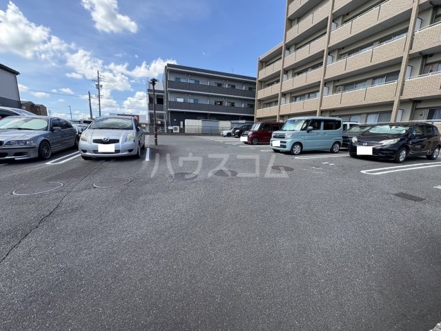 3/3 駐車場