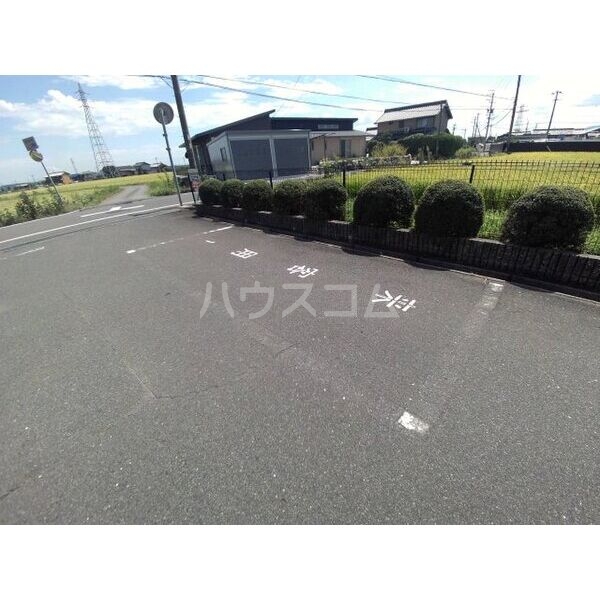 17/27 駐車場