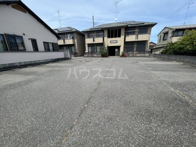 2/4 駐車場