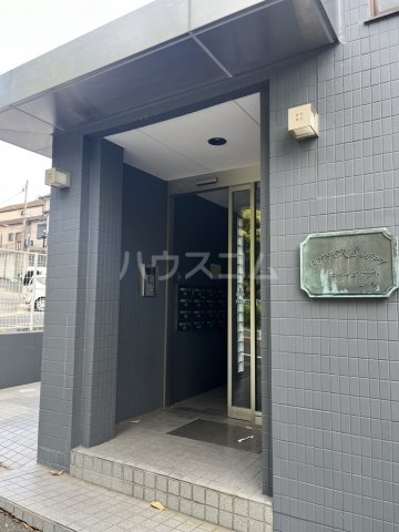 28/30 エントランス