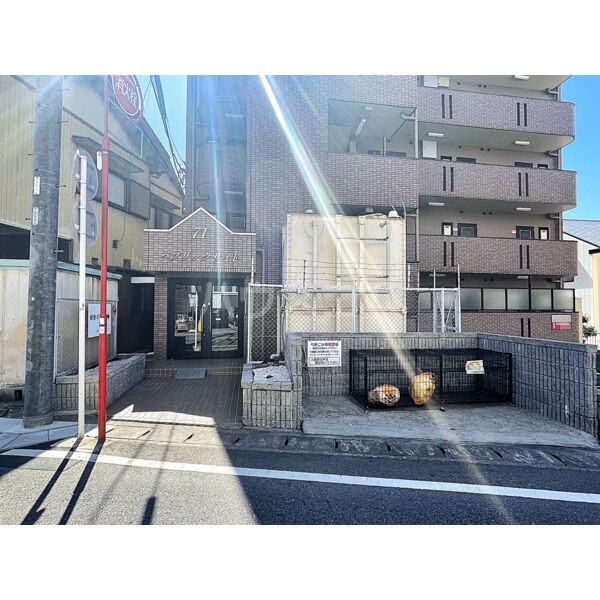 13/22 エントランス