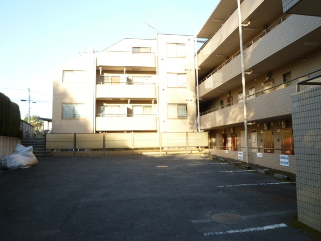 18/28 エントランス
