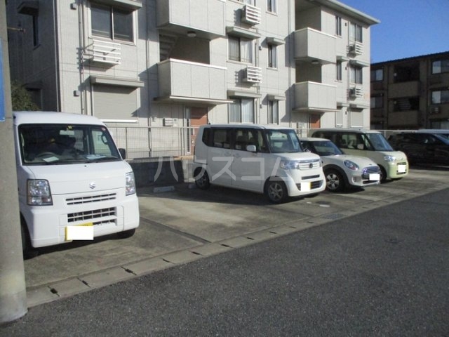 2/6 駐車場