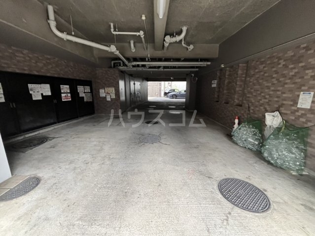 25/30 駐車場