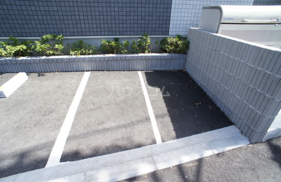 16/21 駐車場