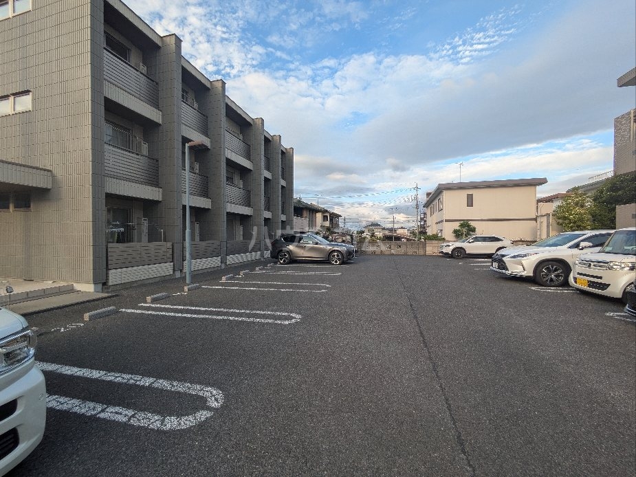 24/26 駐車場