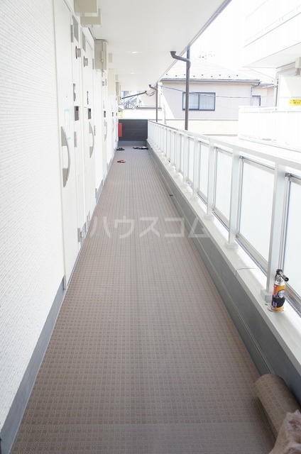 24/30 エントランス