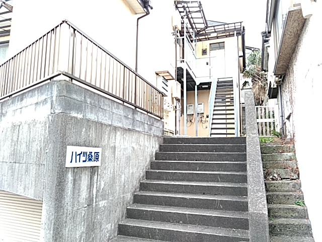 24/30 エントランス