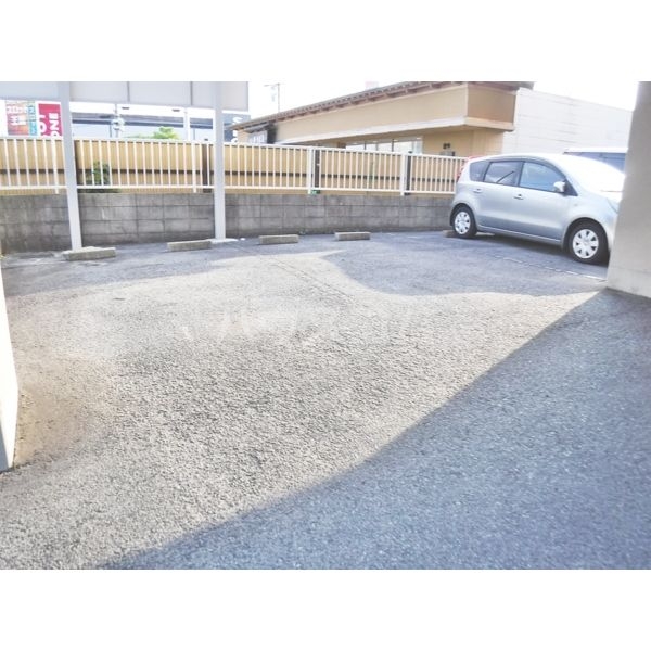 16/21 駐車場