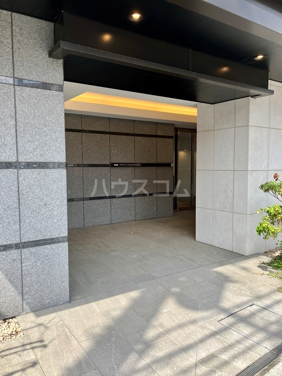 15/25 エントランス