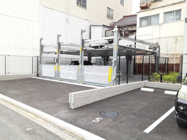 21/28 駐車場
