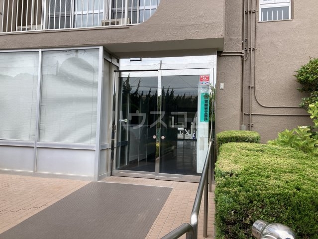 13/17 エントランス