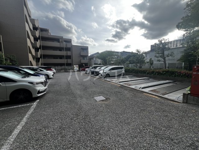 27/27 駐車場