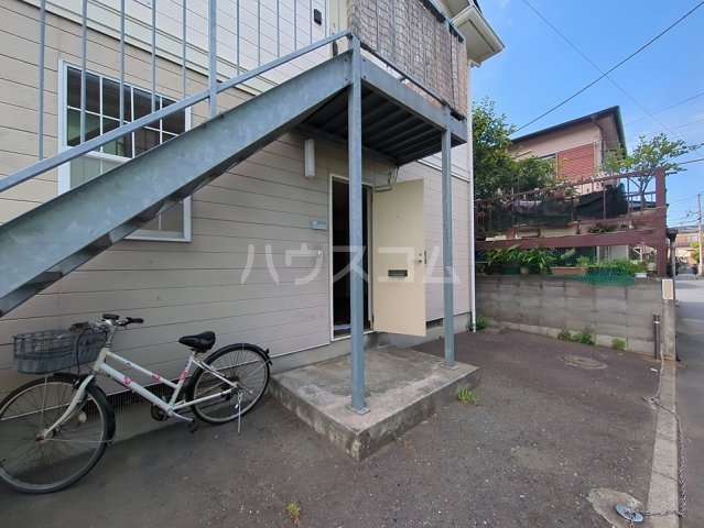 21/30 エントランス