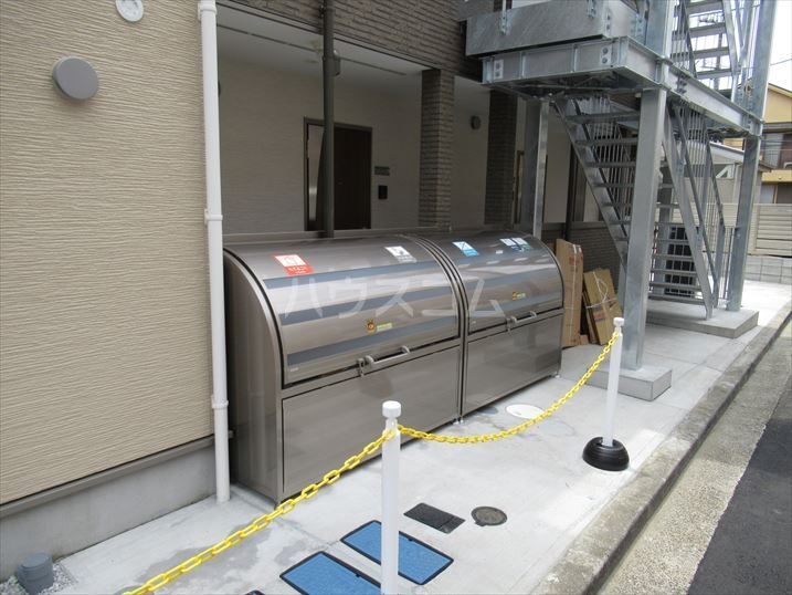 18/28 駐車場