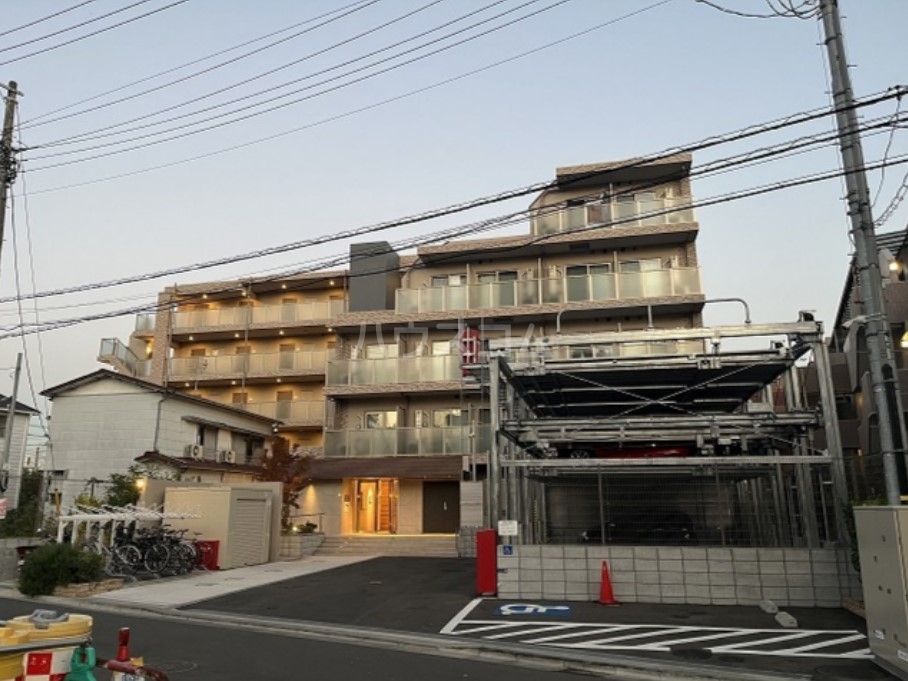 21/25 駐車場