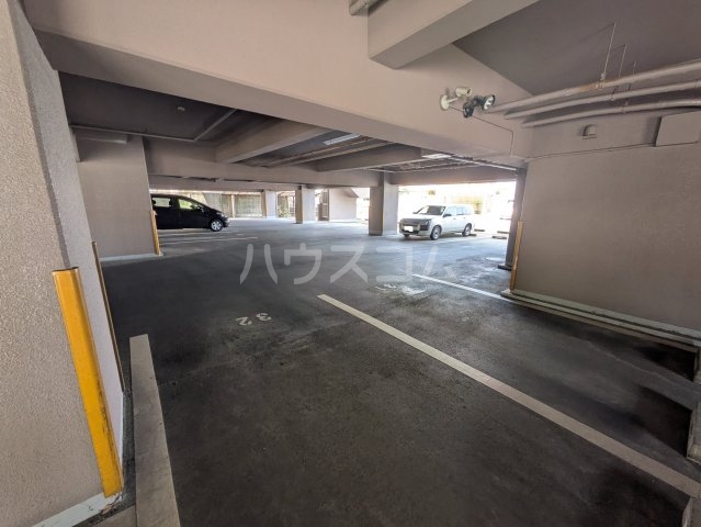28/30 駐車場