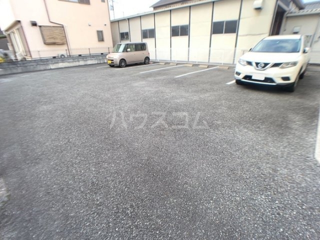15/22 駐車場