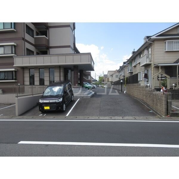 23/24 駐車場