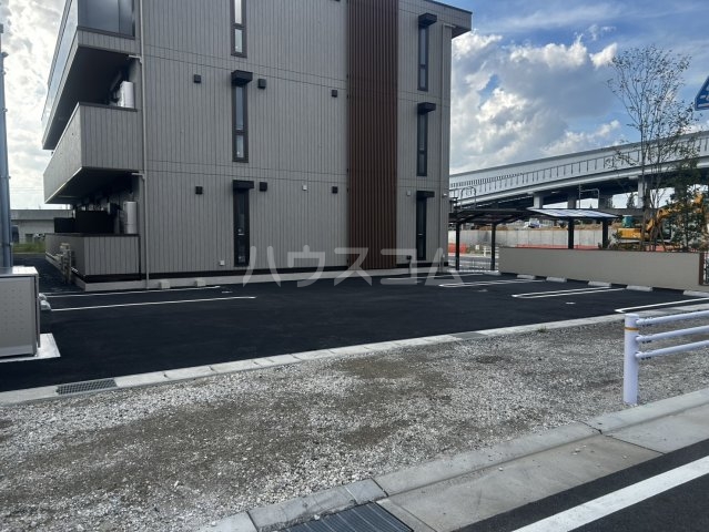 22/30 駐車場