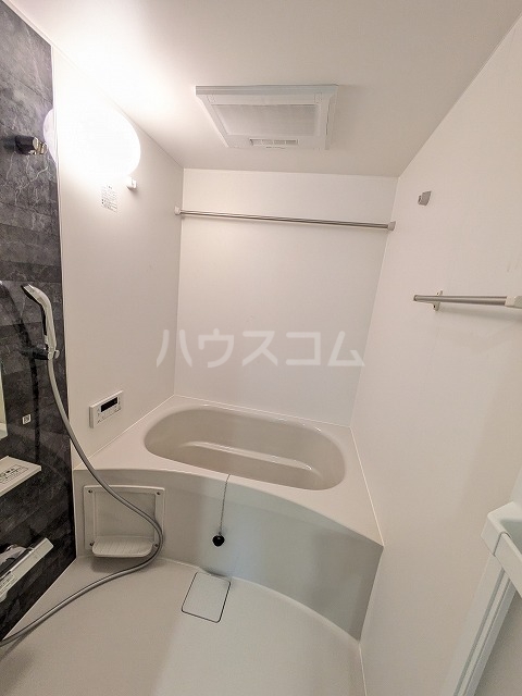 13/30 浴室