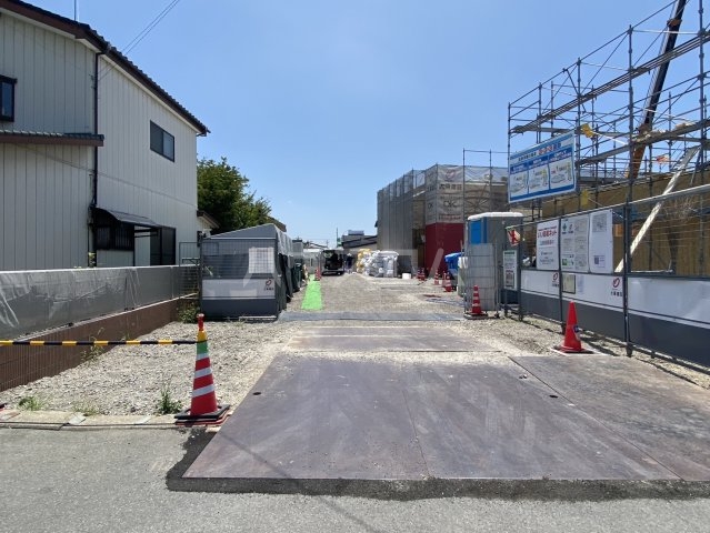 27/30 駐車場