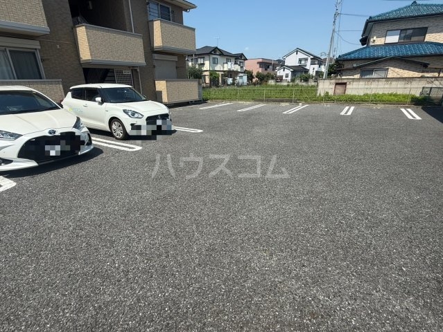 2/3 駐車場