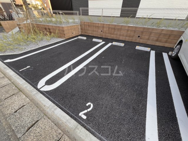 26/30 駐車場