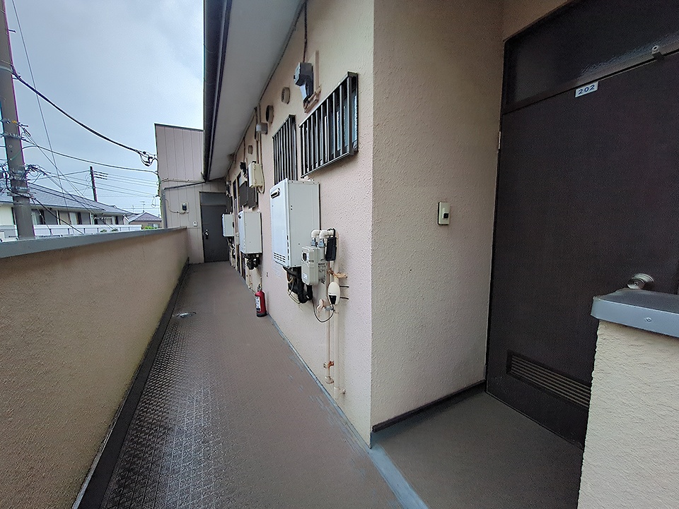 23/30 エントランス