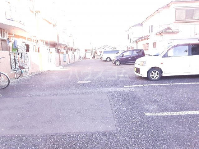 2/3 駐車場