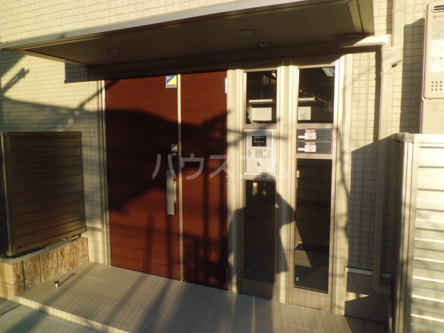 22/30 エントランス