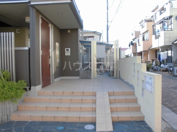 20/28 エントランス