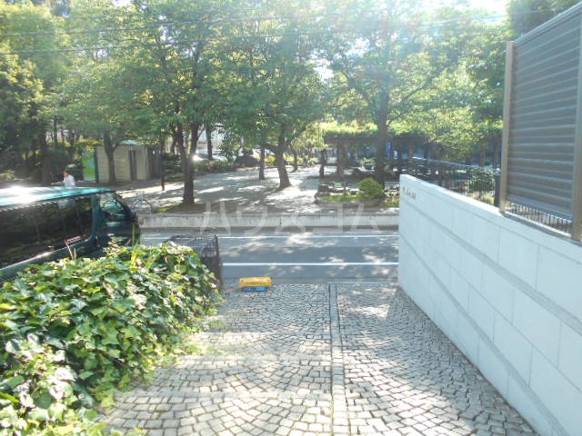 29/30 エントランス