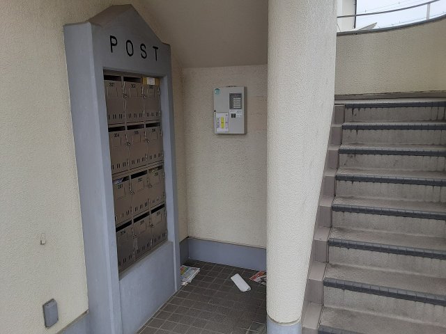 20/23 エントランス