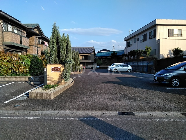 21/28 駐車場