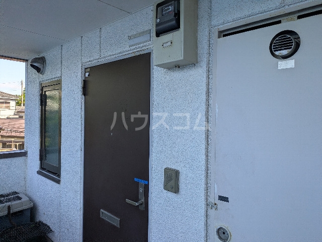 24/30 エントランス