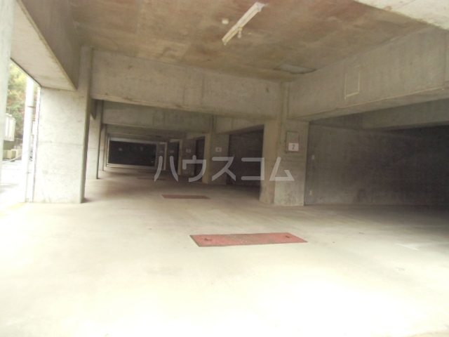 22/23 駐車場