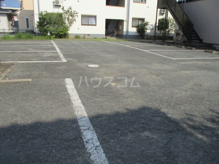 16/17 駐車場