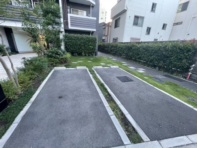 24/29 駐車場