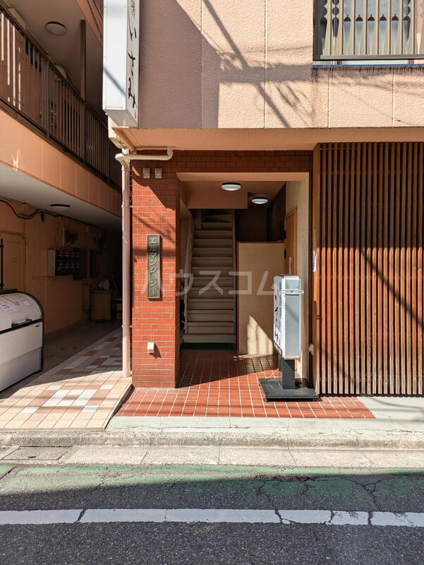 2/10 エントランス