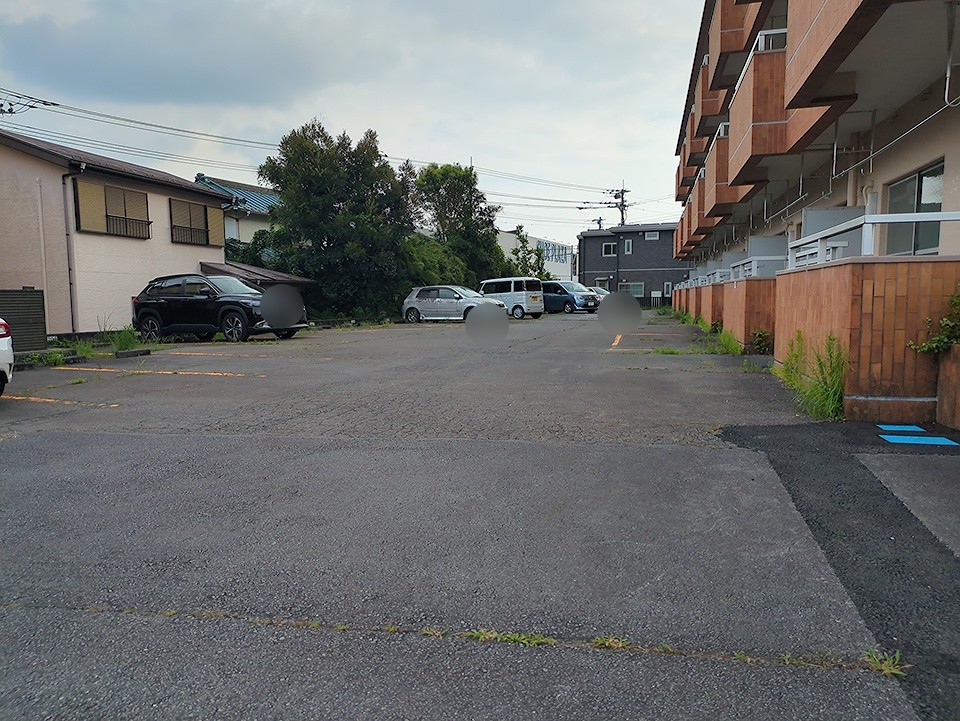 2/2 駐車場