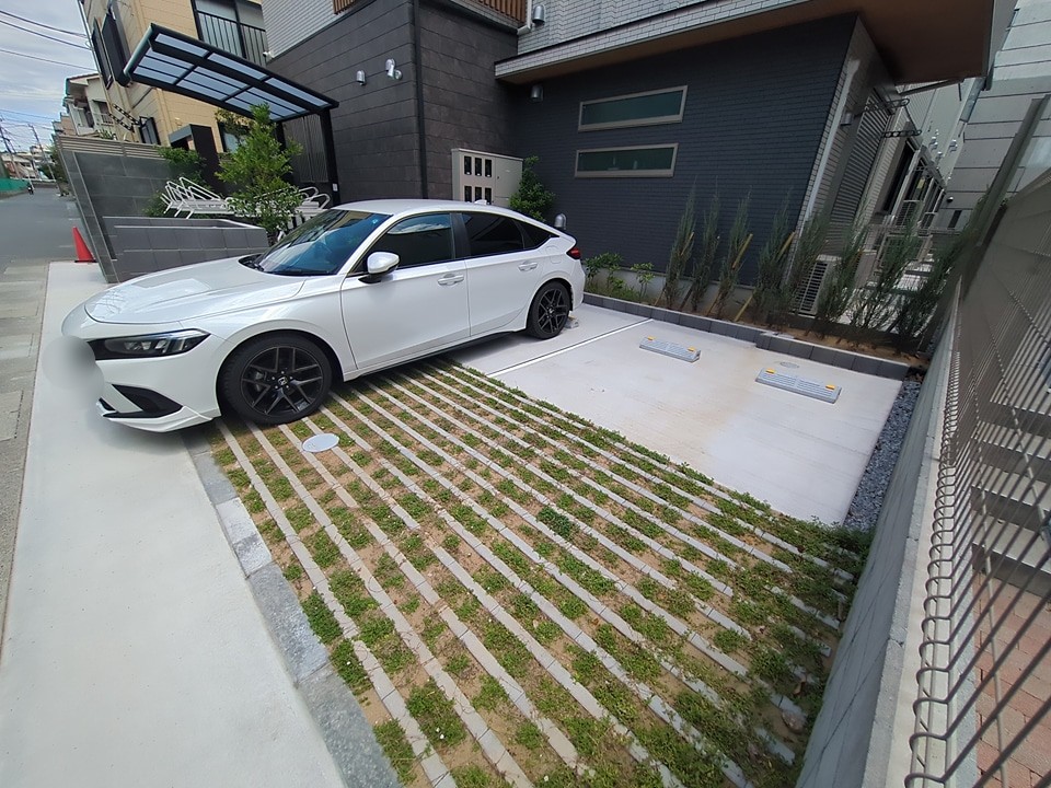 28/30 駐車場