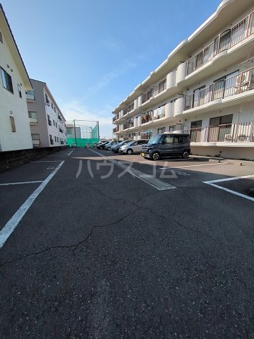 22/26 駐車場