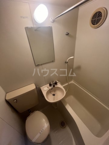 13/30 浴室