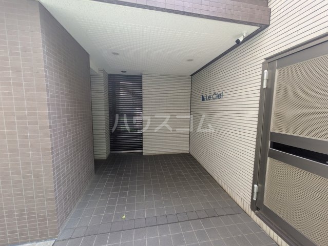 3/5 エントランス