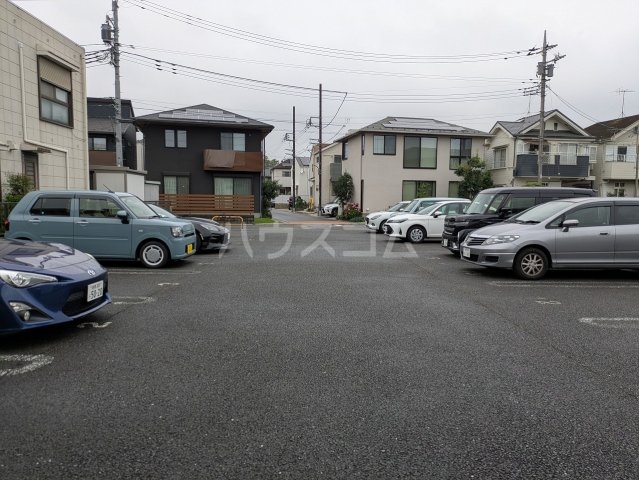 23/30 駐車場