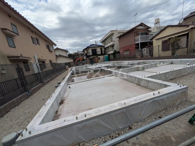 23/25 エントランス