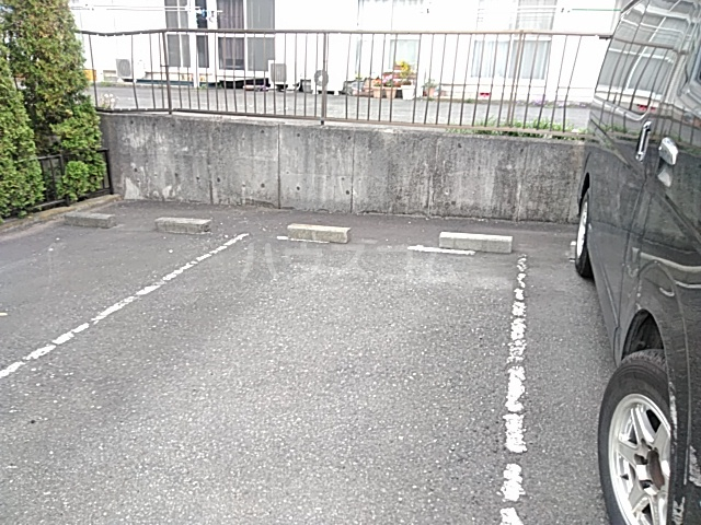 2/3 駐車場