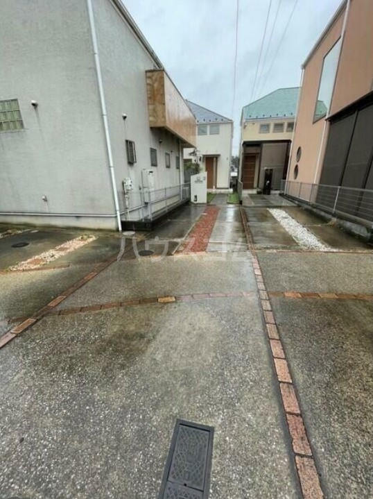 13/20 駐車場