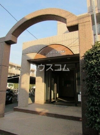 16/17 エントランス